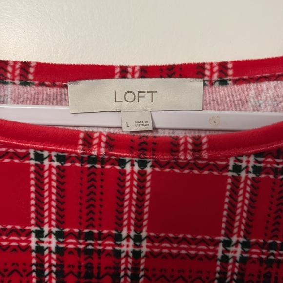 LOFT women’s Christmas plaid top size: L - Picture 3 of 6